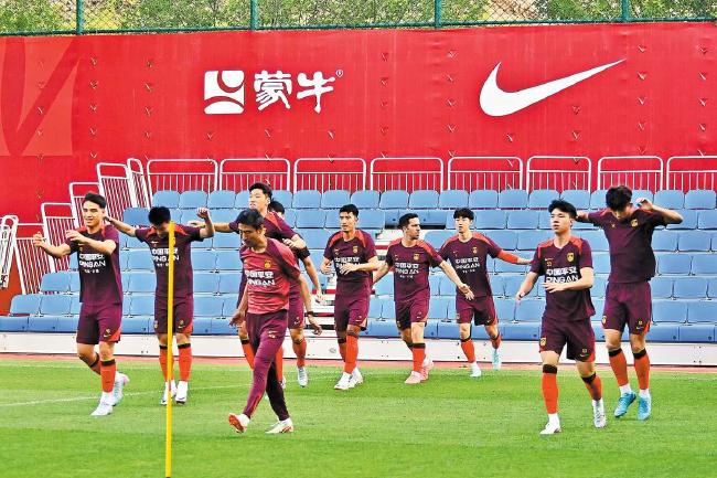 国足备战东亚杯